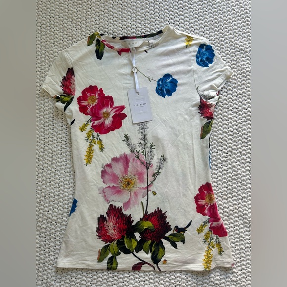 NWT Ted Baker White Floral Short Sleeve Top - Picture 4 of 5